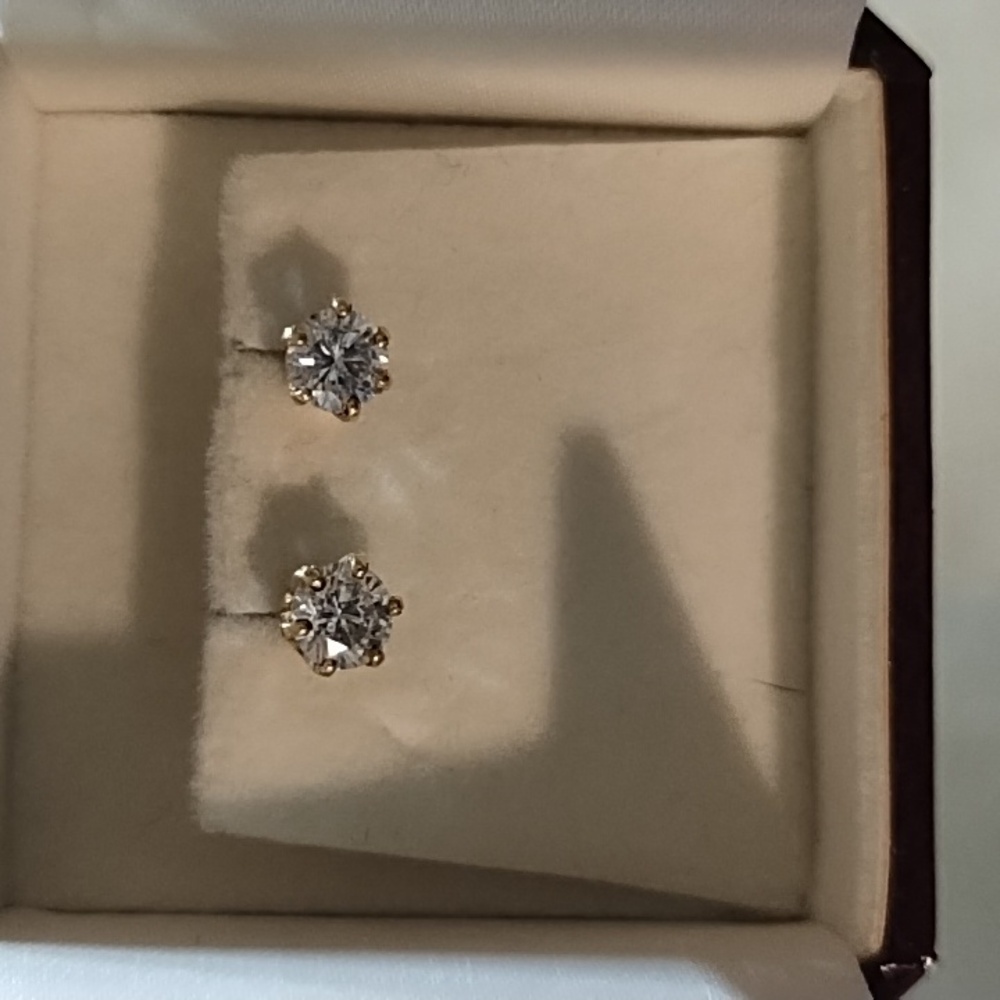 14kt gold Natural Diamond Total 1 ct (50+50) Stud